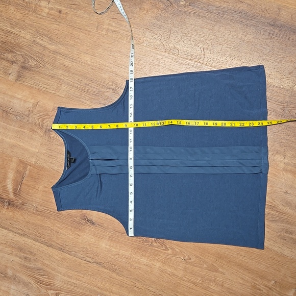 $5☃️Banana Republic Blue Sleeve Blouse Medium - Picture 4 of 6